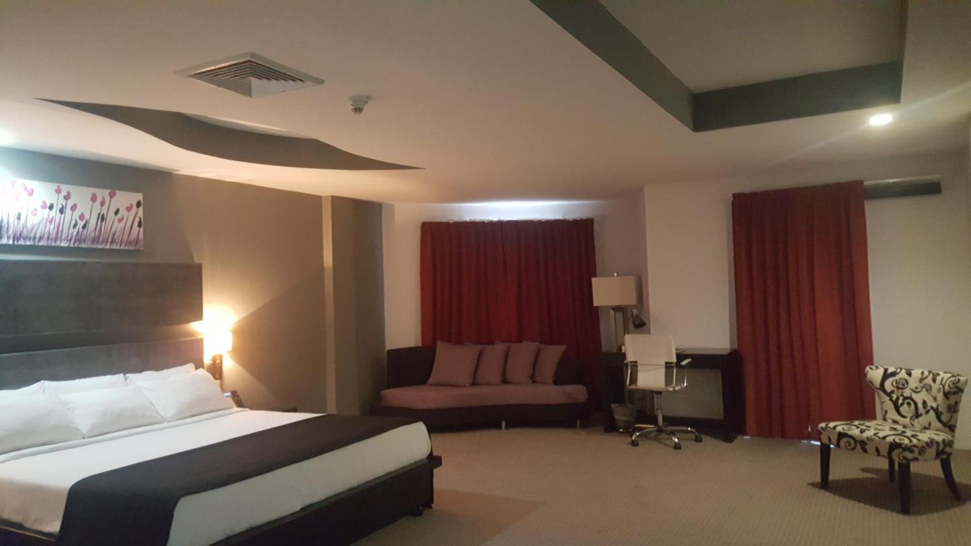Regent Star Hotel Piarco Экстерьер фото