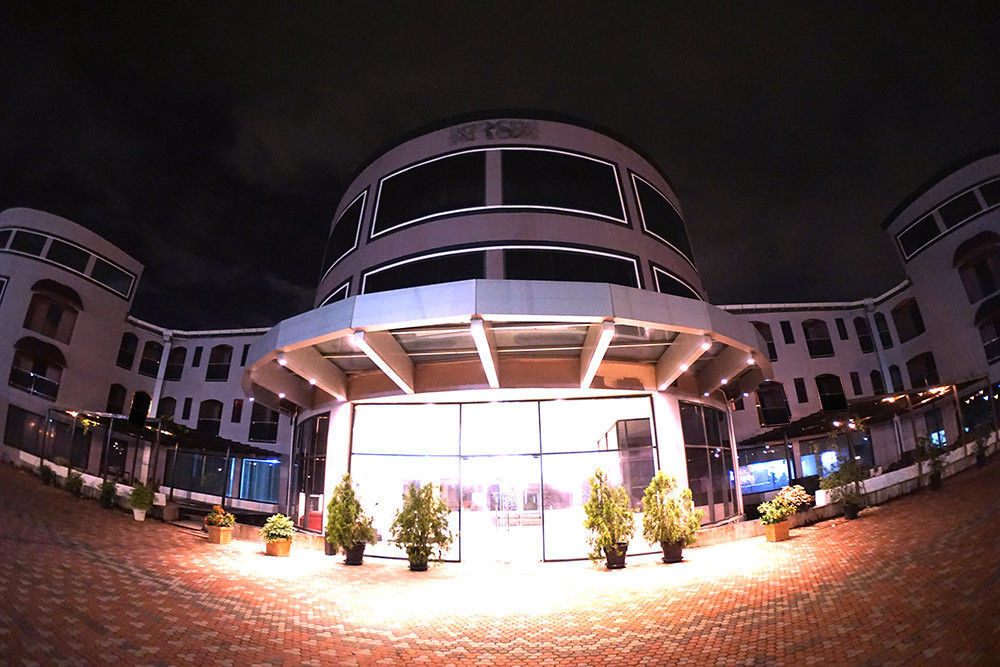 Regent Star Hotel Piarco Экстерьер фото