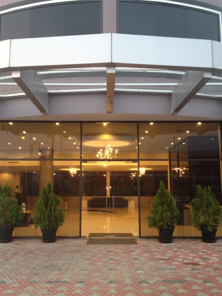 Regent Star Hotel Piarco Экстерьер фото