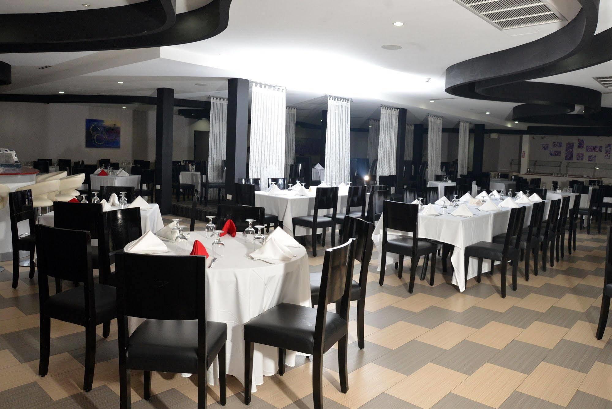 Regent Star Hotel Piarco Экстерьер фото