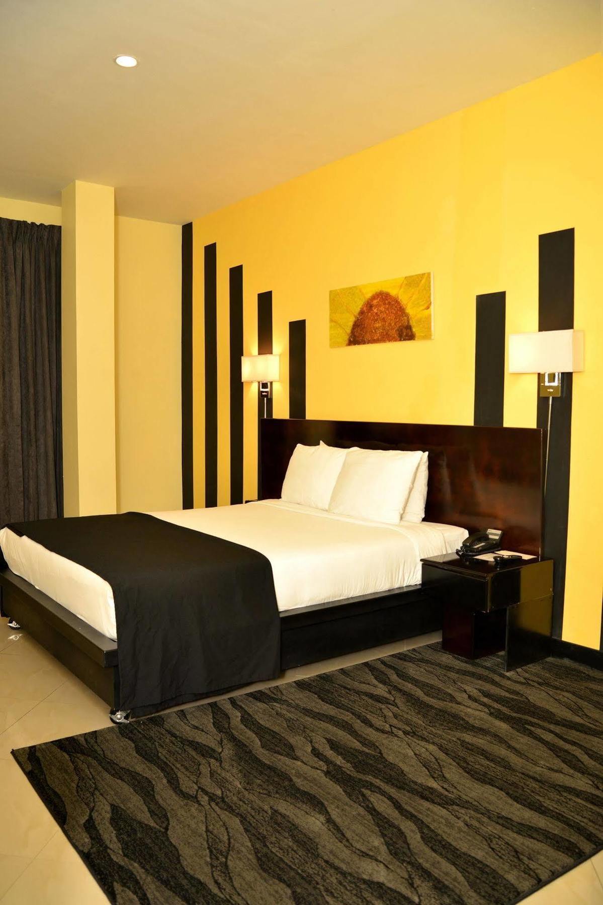 Regent Star Hotel Piarco Экстерьер фото